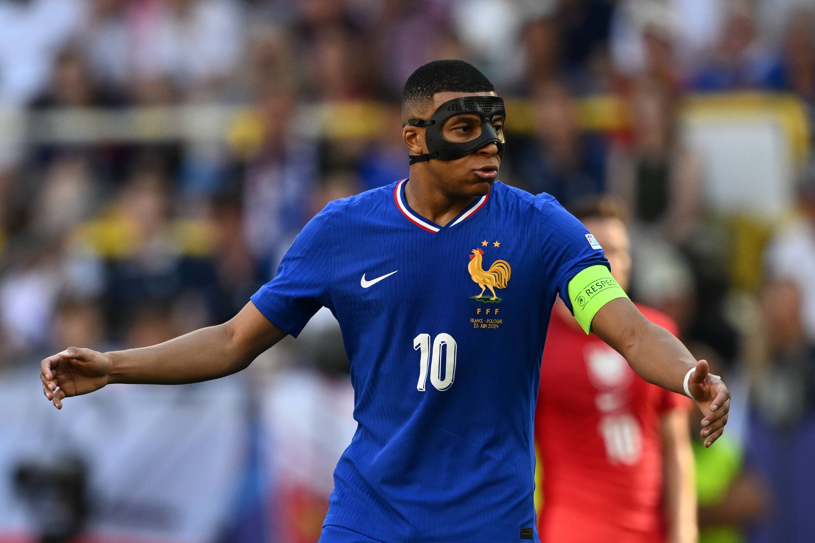 yy易游体育官网-集结日突围战来临，纽约尼克斯围绕欧冠再遭质疑，悬念犹存，年轻球员得到机会